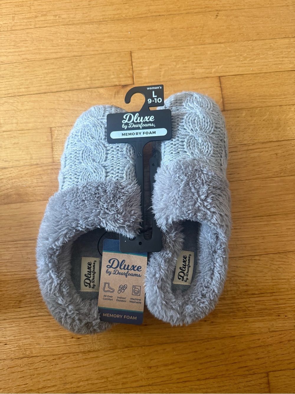 dearfoams Women's Gray Cable Knit Memory Foam Slippers